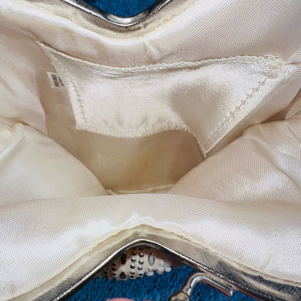 Vintage Silver Tone Beaded Clutch Evening Metal Clasp Purse No Strap - Picture 8 of 8